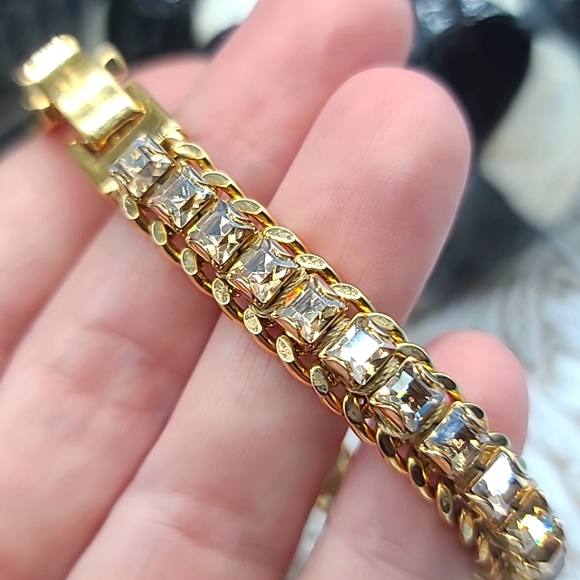 Henri Bendel Emerald-Cut CZ Gold-plated Tennis Bracelet πΎ DAZZLING! - Picture 10 of 12